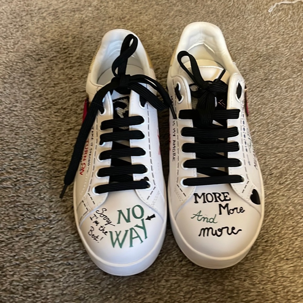 Selling these shoes perfect condition just not my style